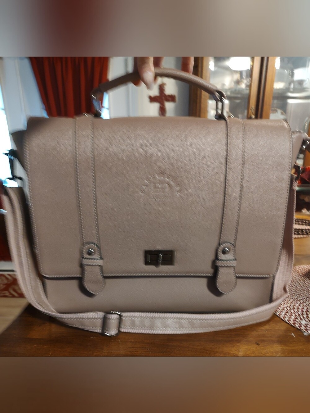 EaseGave Saffiano-Texture Messenger Bag in Nude Pink